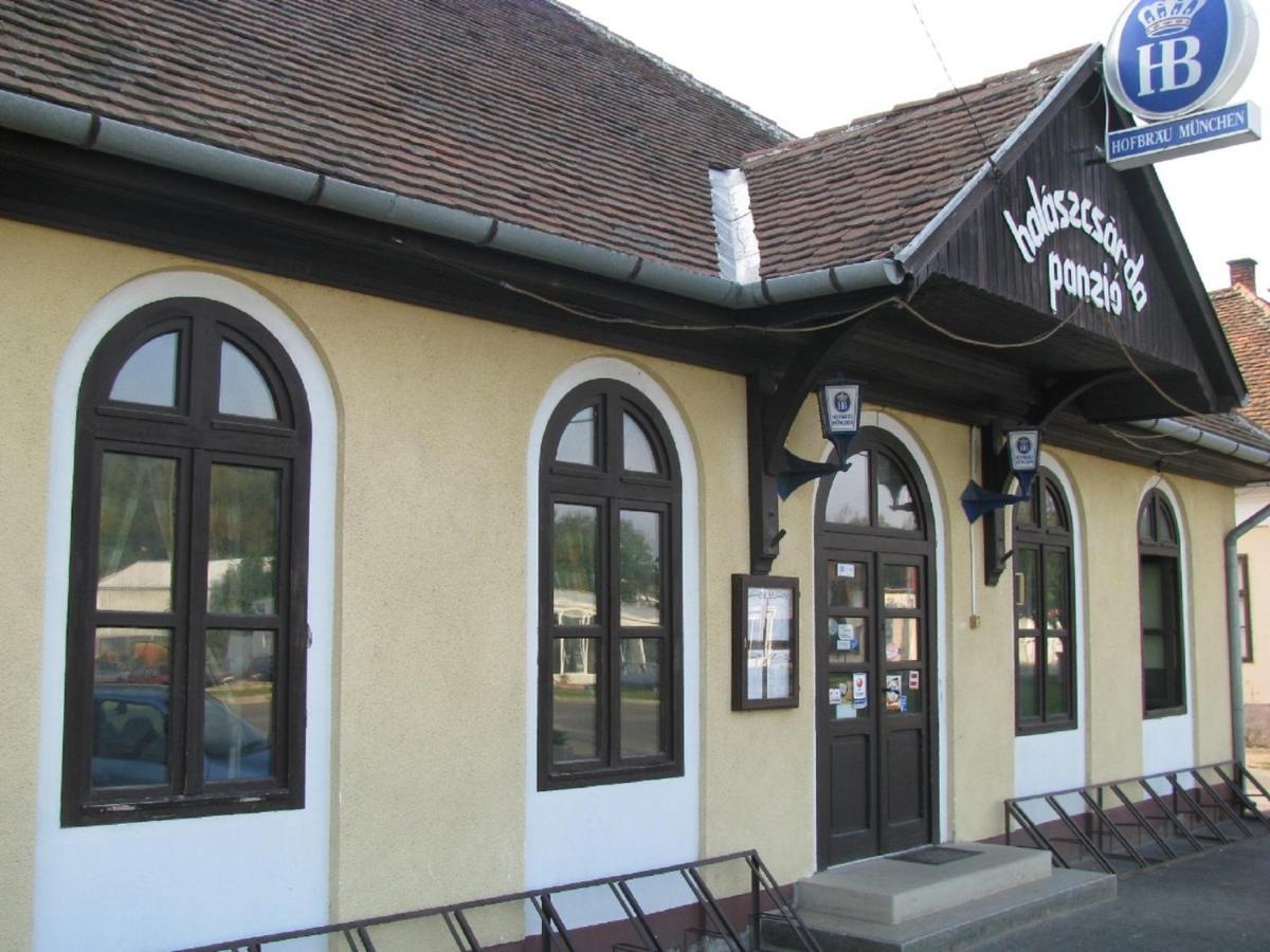 Halaszcsarda-Panzio Hotell Körmend Exteriör bild