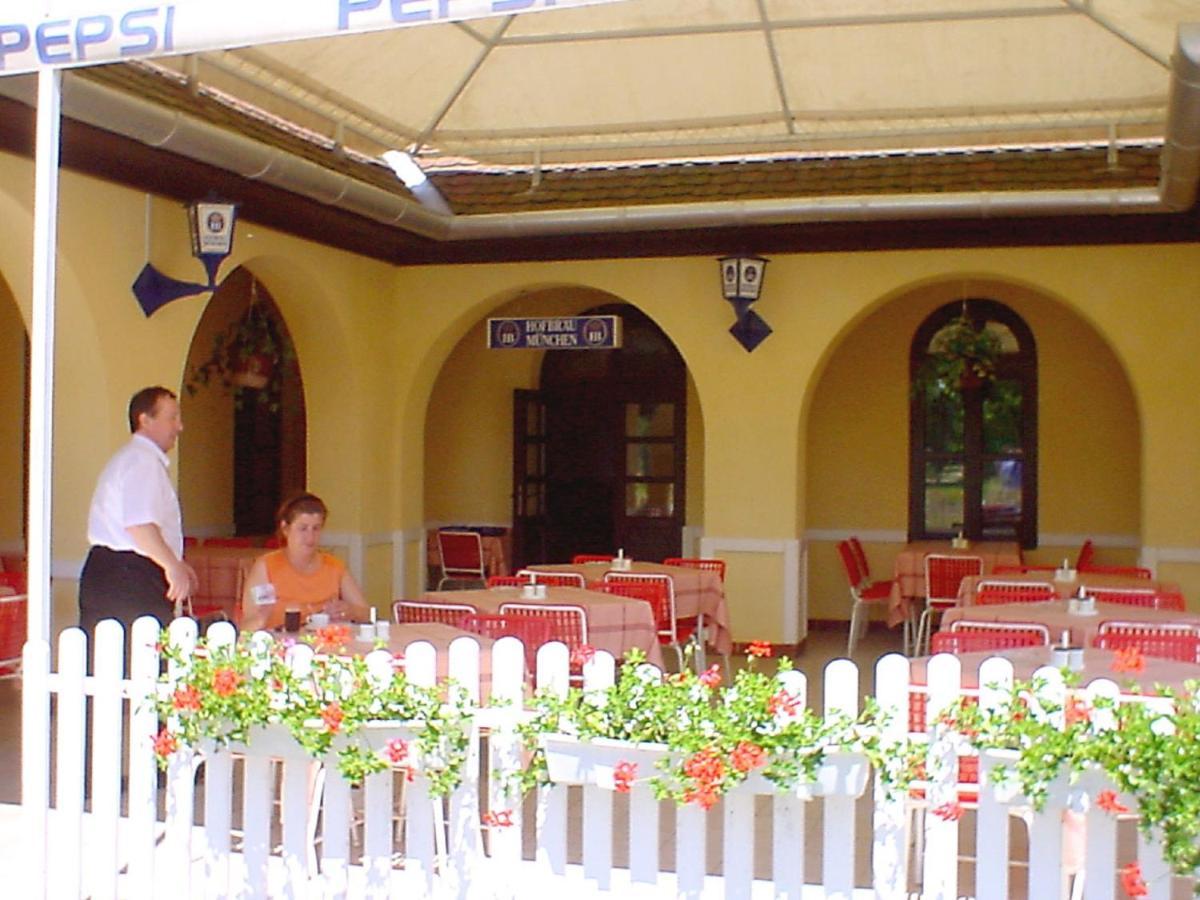 Halaszcsarda-Panzio Hotell Körmend Exteriör bild