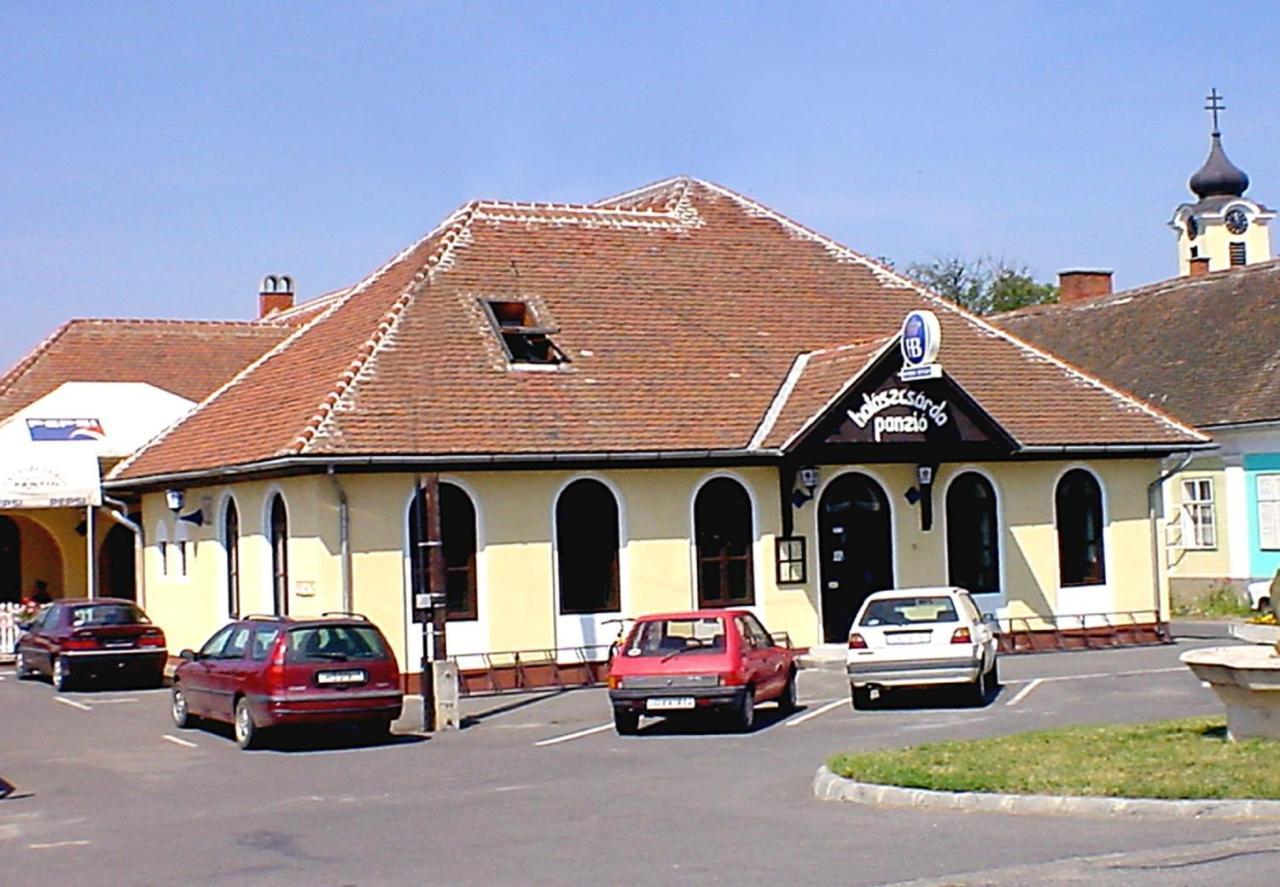 Halaszcsarda-Panzio Hotell Körmend Exteriör bild