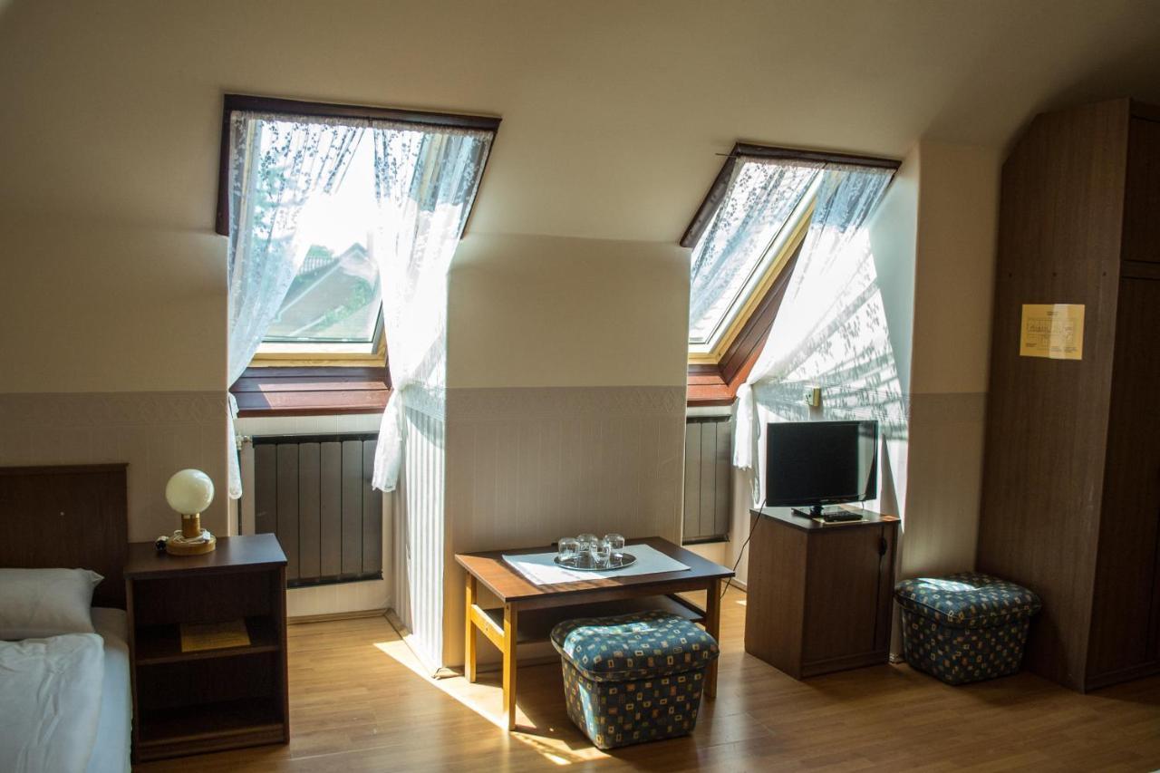 Halaszcsarda-Panzio Hotell Körmend Exteriör bild