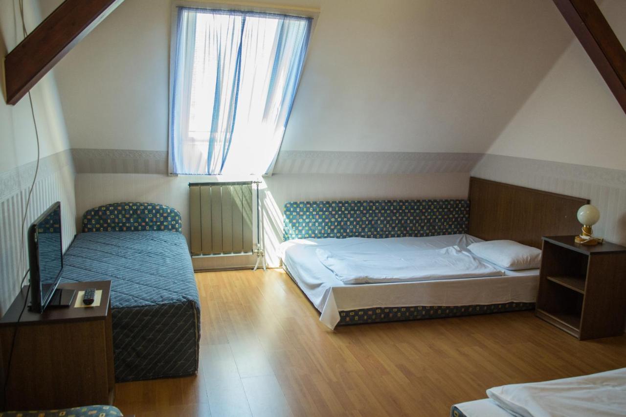 Halaszcsarda-Panzio Hotell Körmend Exteriör bild