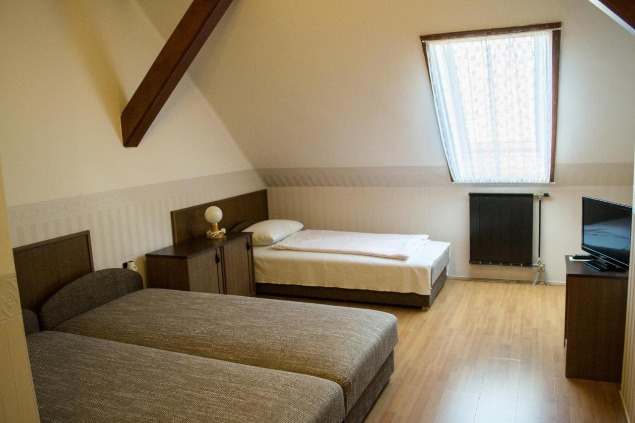 Halaszcsarda-Panzio Hotell Körmend Exteriör bild