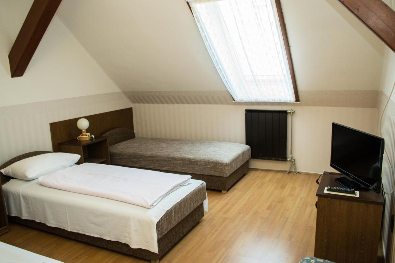 Halaszcsarda-Panzio Hotell Körmend Exteriör bild