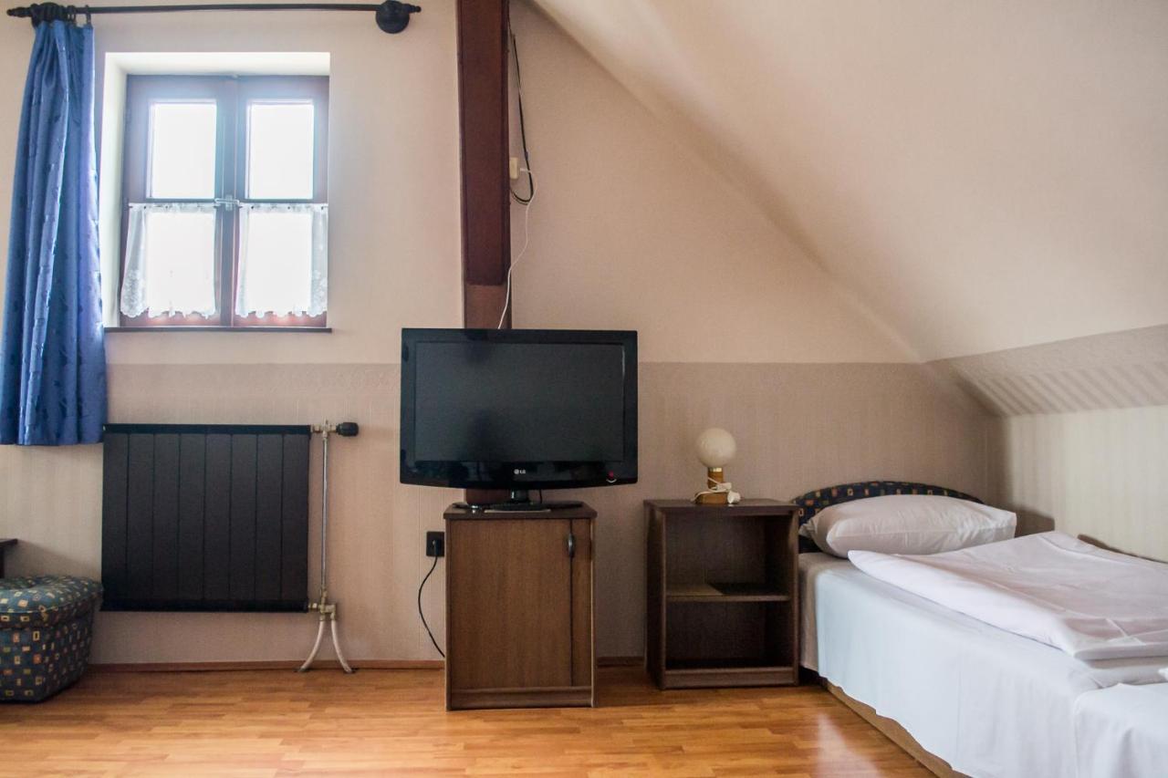 Halaszcsarda-Panzio Hotell Körmend Exteriör bild