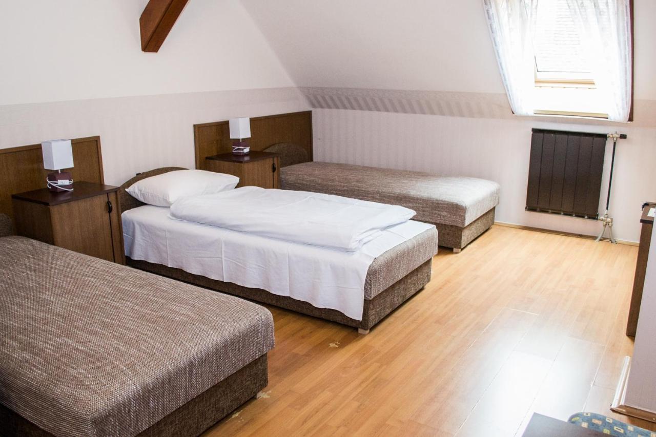 Halaszcsarda-Panzio Hotell Körmend Exteriör bild